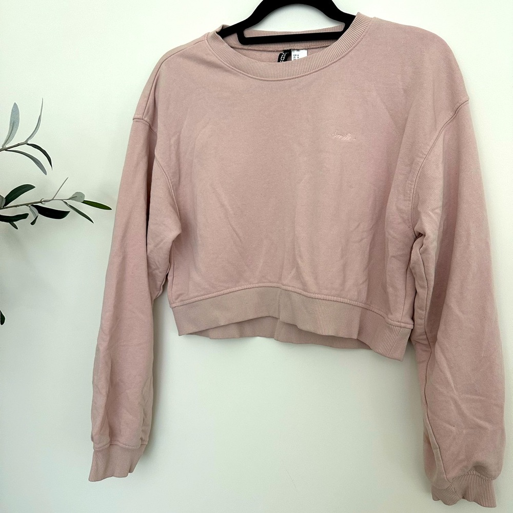 H&M cropped pink sweater
